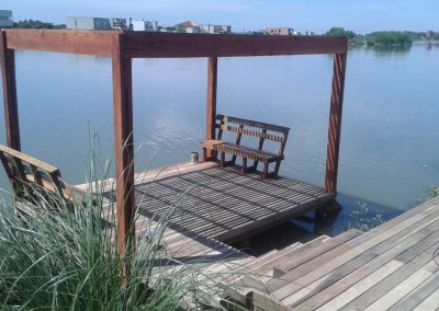 deck-muelle-escalera-y-pergola-de-madera